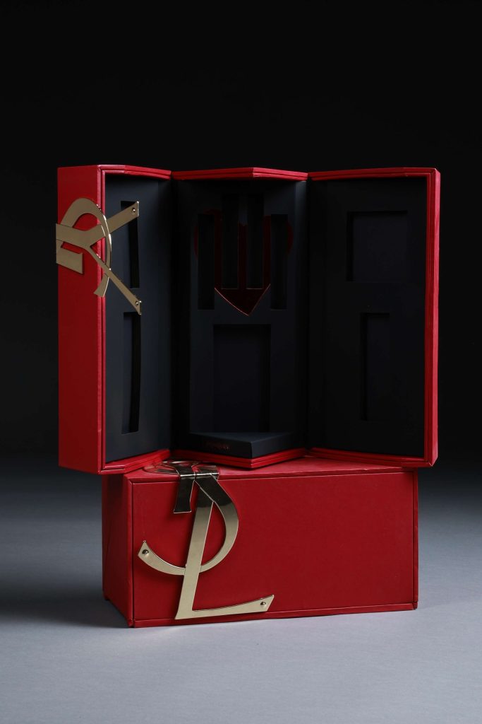 Red-Cosmetic-Box-Logo