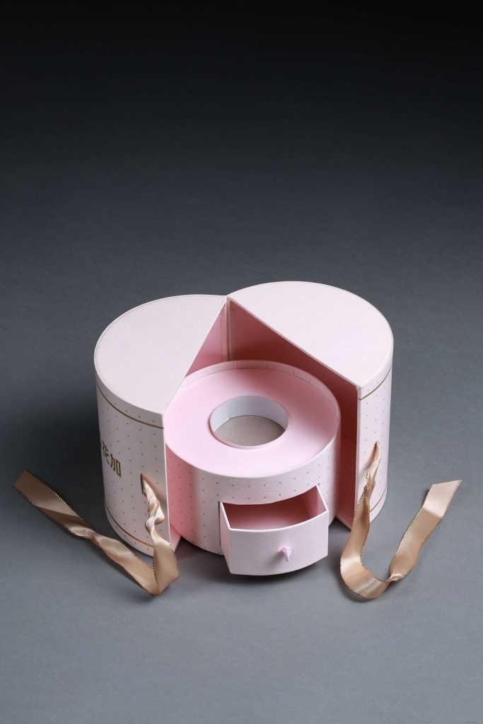 Round-Flower-Box-With-Ribbon